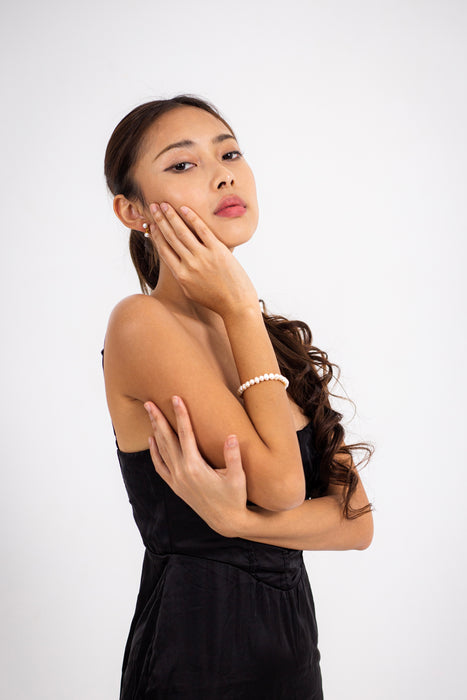 Rounded Pearl Bracelet With Adjustable Chain